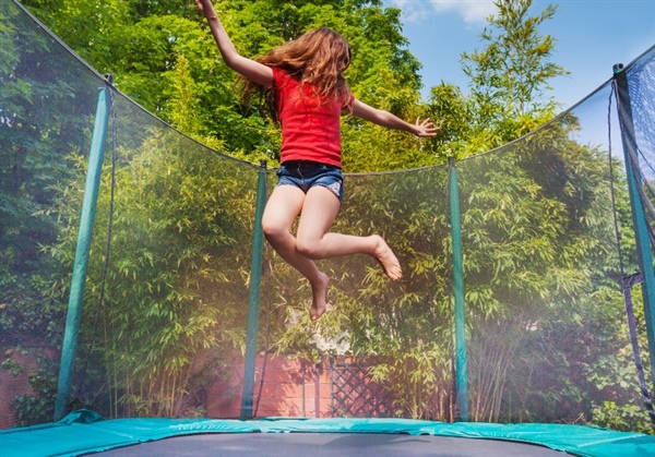 Traditional vs. Springfree Trampoline Safety